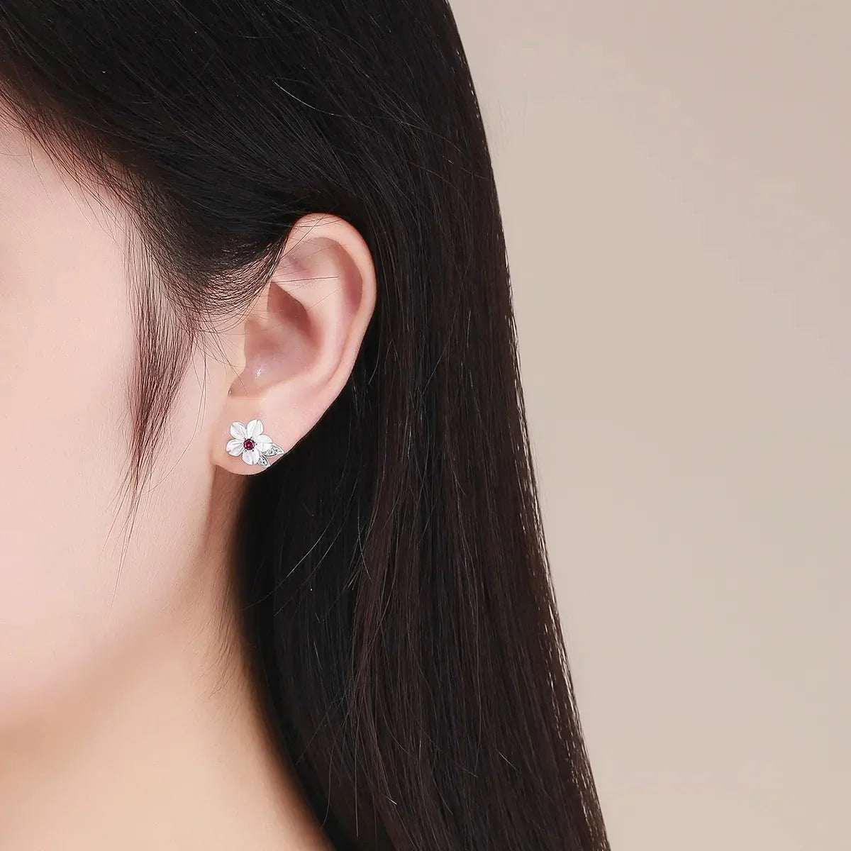 Puces d'Oreilles Fleur de Cerisier Radiance