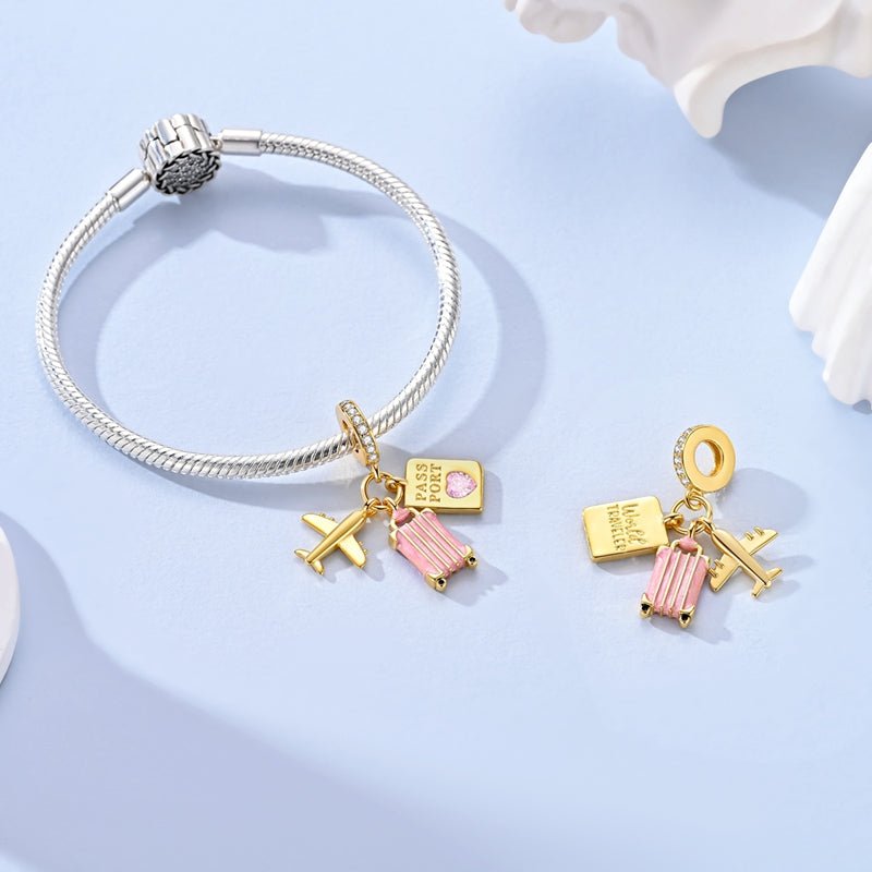 Charm Pendant Voyage Doré Avion, Valise Rose et Passeport