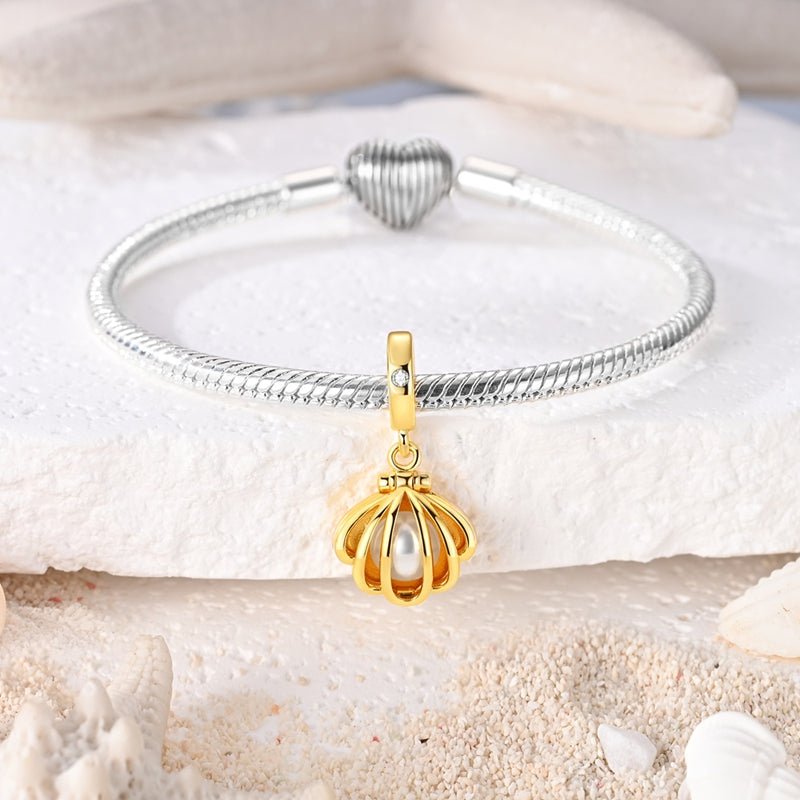 Charm Pendant Coquillage Ouvrant Doré avec Perle