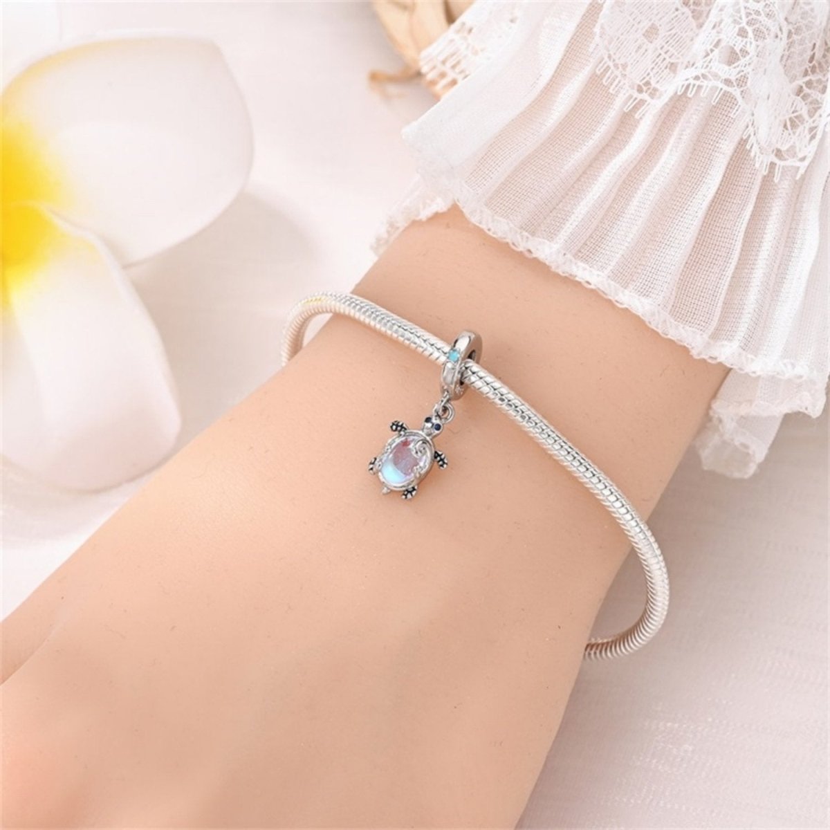 Charm Pendant Tortue Marine Irisée Éclat Océan