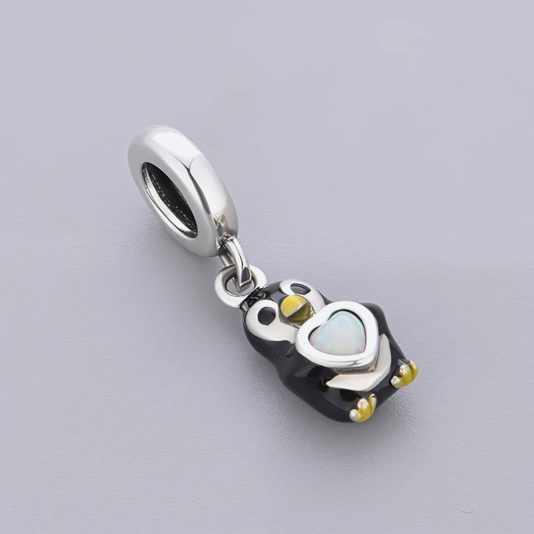 Charm Pendant Pingouin avec Pierre en Forme de Cœur