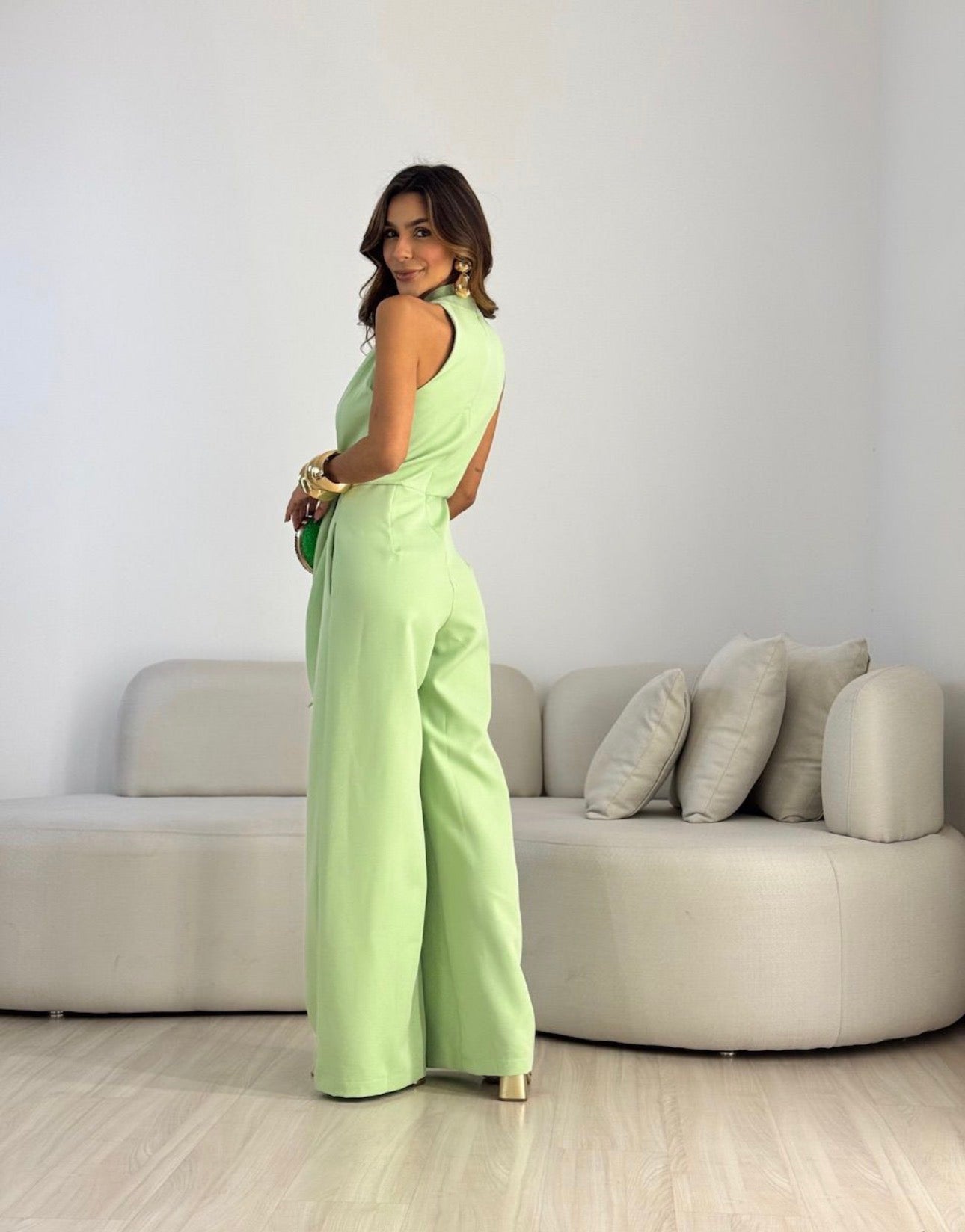 Amara • Elegant jumpsuit i flydende stof