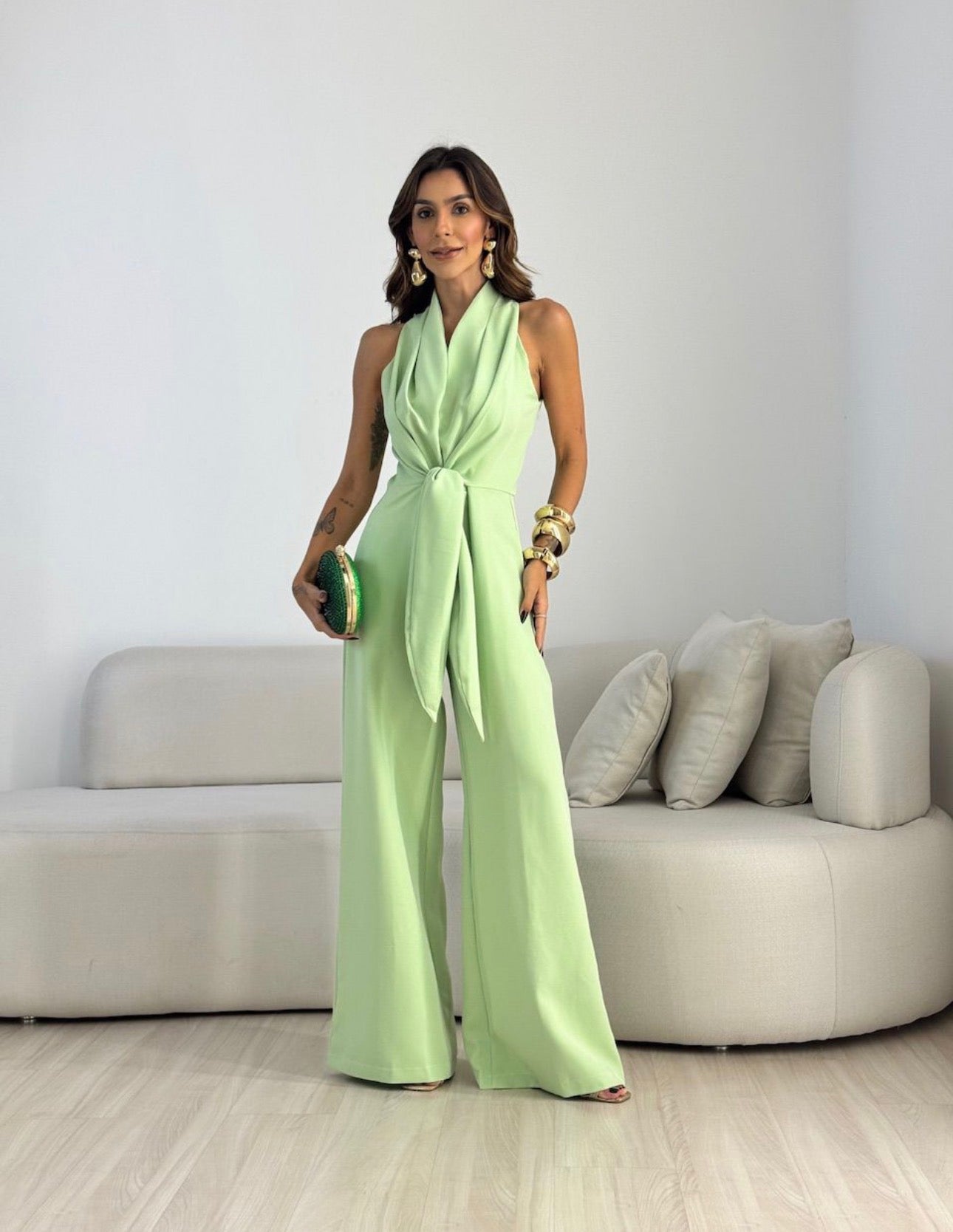 Amara • Elegant jumpsuit i flydende stof