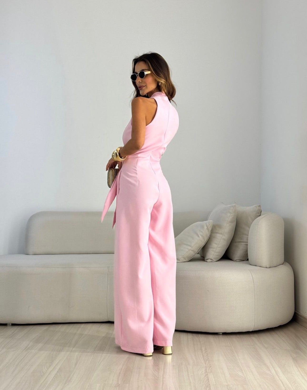 Amara • Elegant jumpsuit i flydende stof