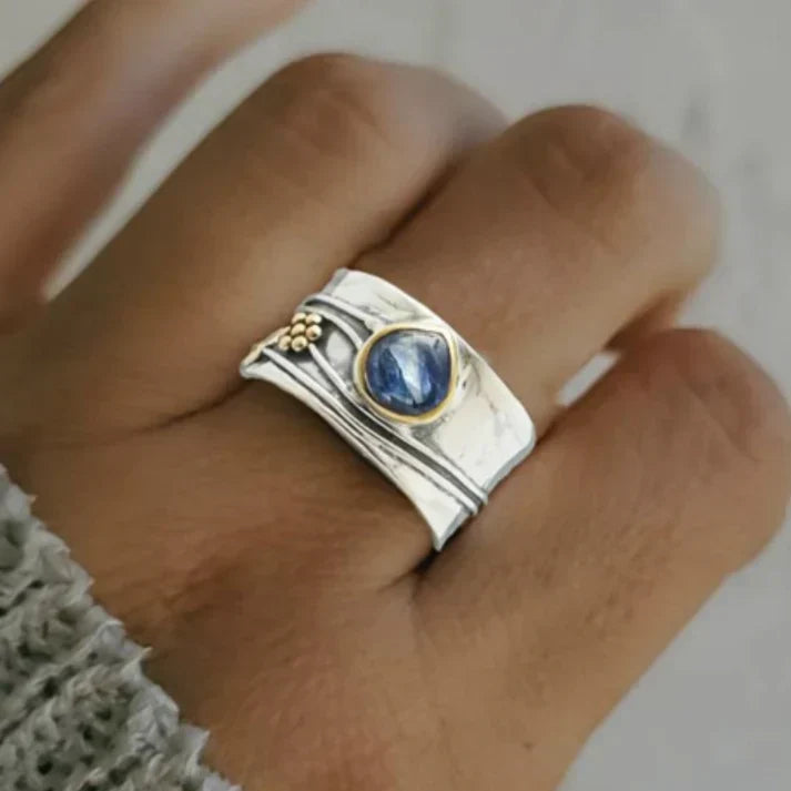 Bague Vintage en Argent au Saphir Bleu