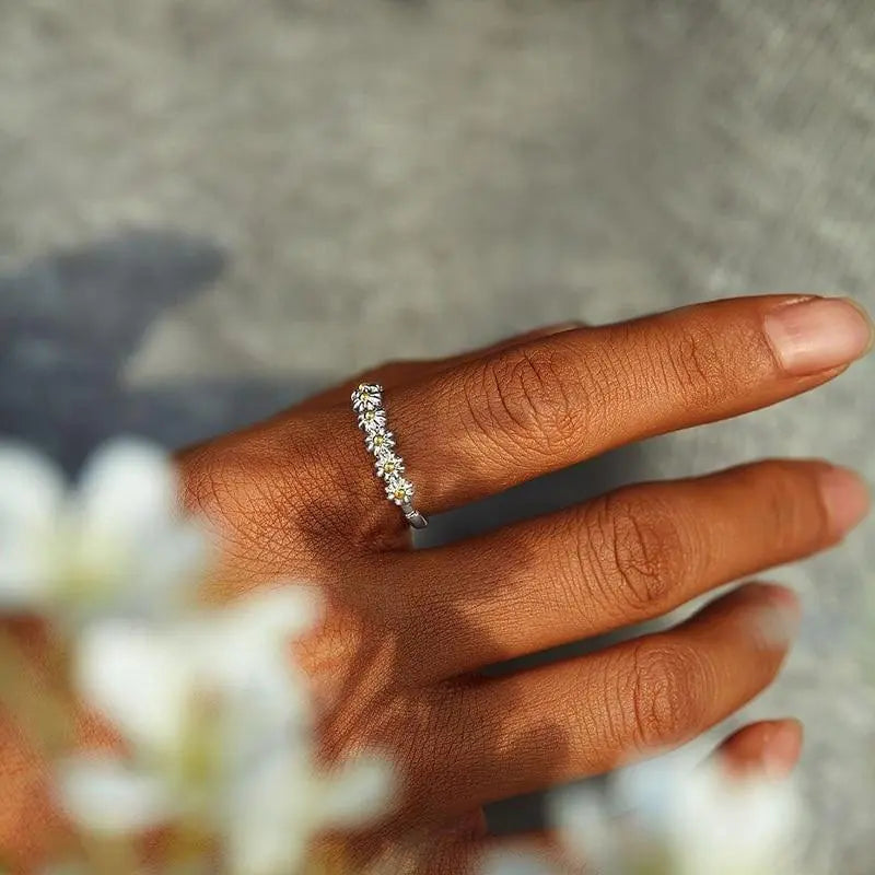 Bague Marguerite Ajustable en Argent et Émail Peint à la Main