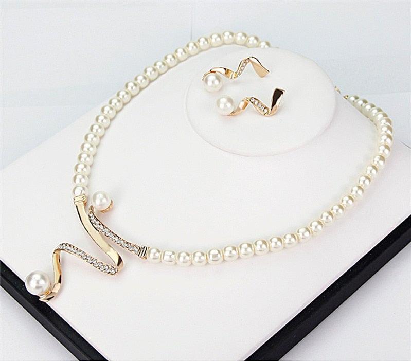 Parure Collier + Boucles d'Oreilles en Perles Naturelles