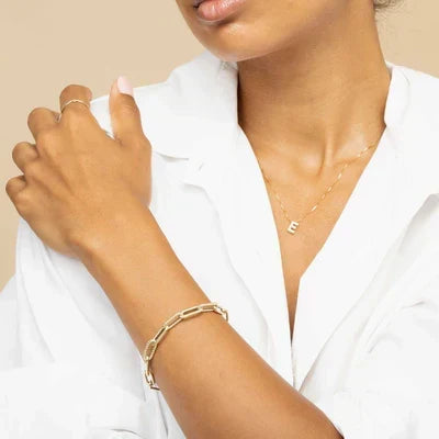 Collier lettre d'amour initiale