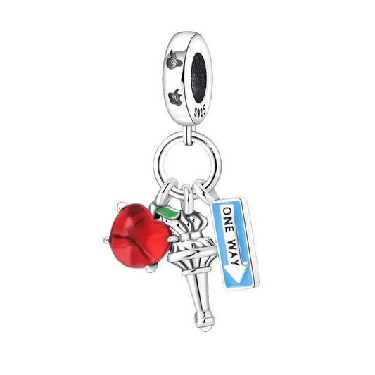 Charm Triple Pendant New York Pomme, Flambeau et Panneau de Rue