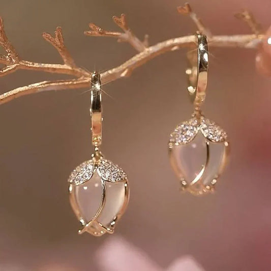 Boucles d'Oreilles Vintage Tulipe Blanche en Zircon