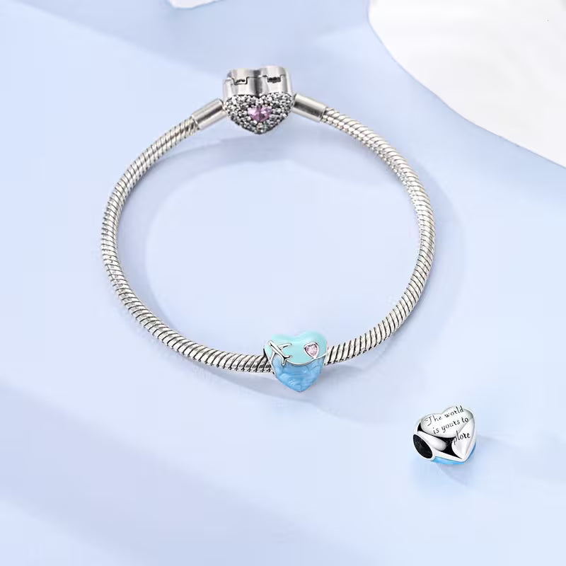Charm Cœur Avion The World Is Yours to Explore