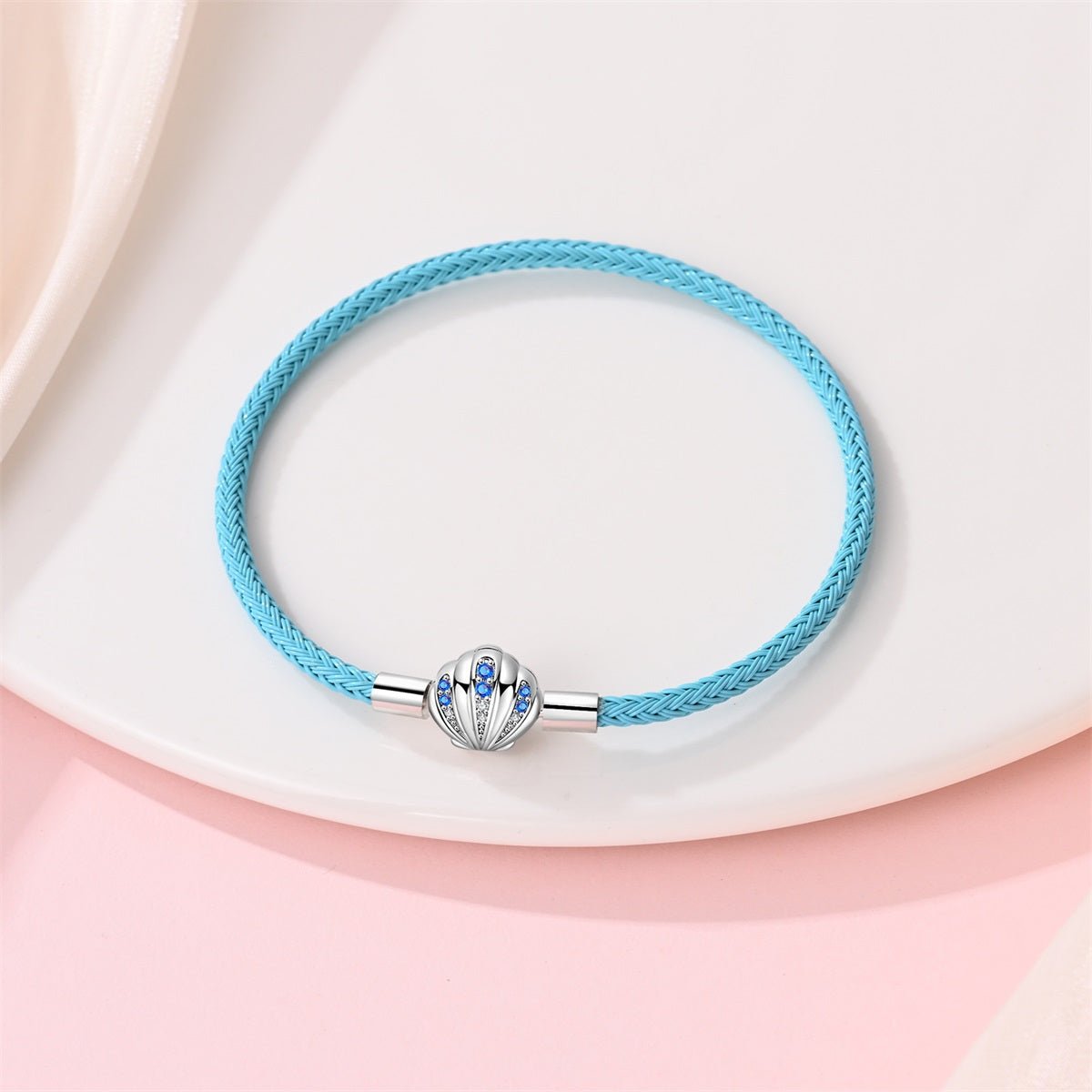 Bracelet en Cuir Tressé Bleu avec Fermoir Coquillage
