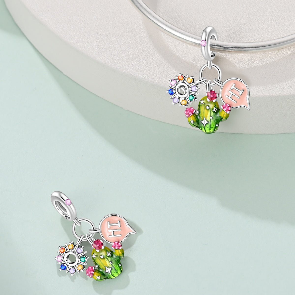 Charm Pendant Cactus aux Fleurs Arc-en-Ciel et Bulle « Hi »