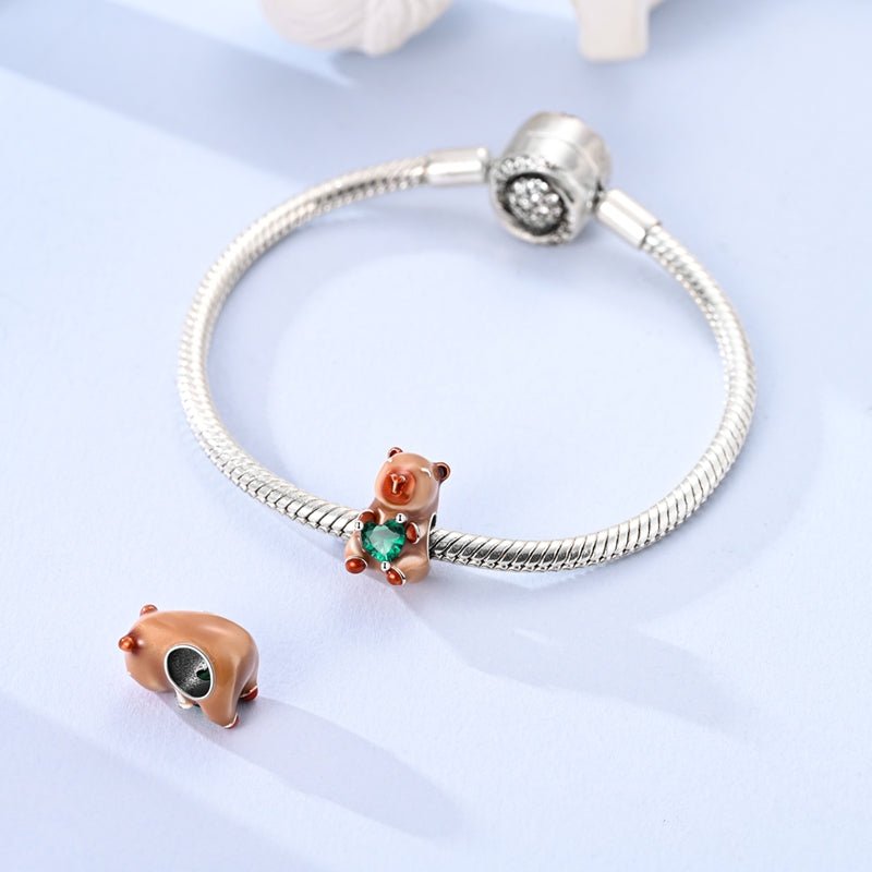 Charm Capybara avec Cœur Vert