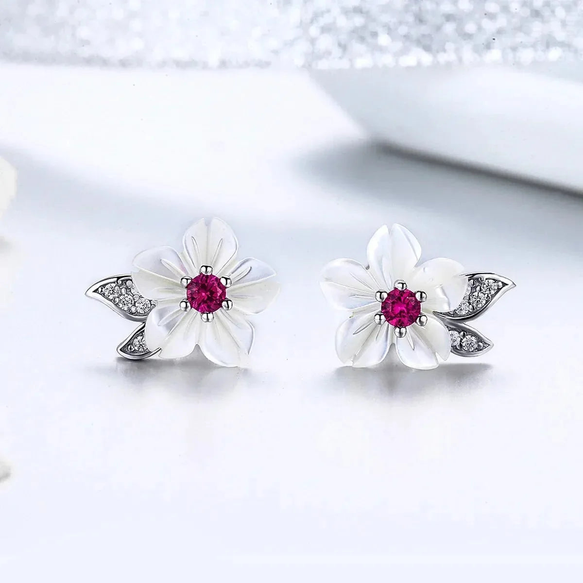 Puces d'Oreilles Fleur de Cerisier Radiance