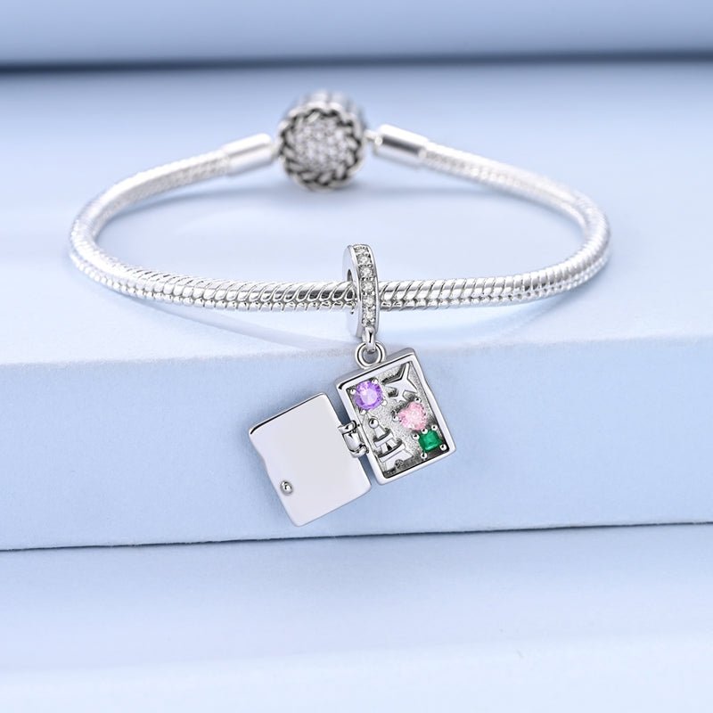 Charm Pendant Carnet de Voyage « Citizen of the World »