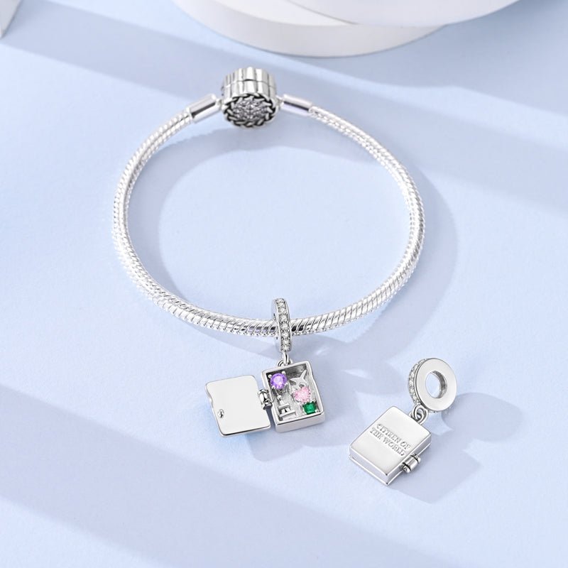 Charm Pendant Carnet de Voyage « Citizen of the World »