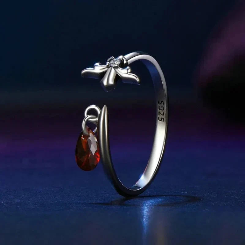 Bague Réglable Fleur de Lys en Argent Sterling et Goutte Cramoisie