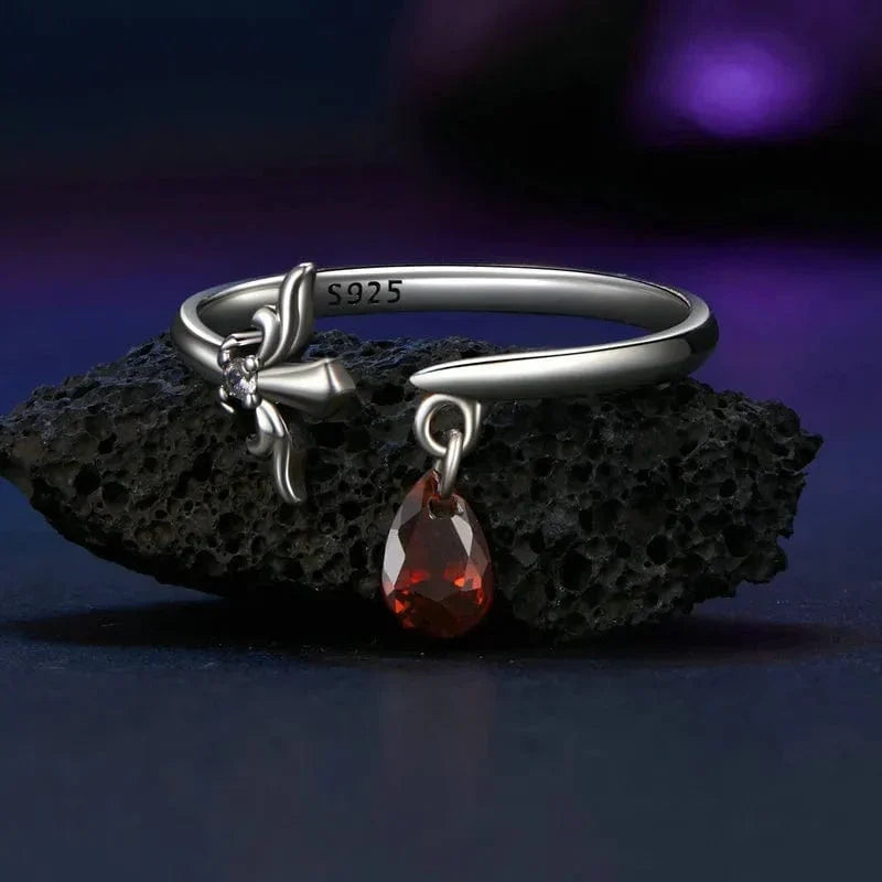 Bague Réglable Fleur de Lys en Argent Sterling et Goutte Cramoisie