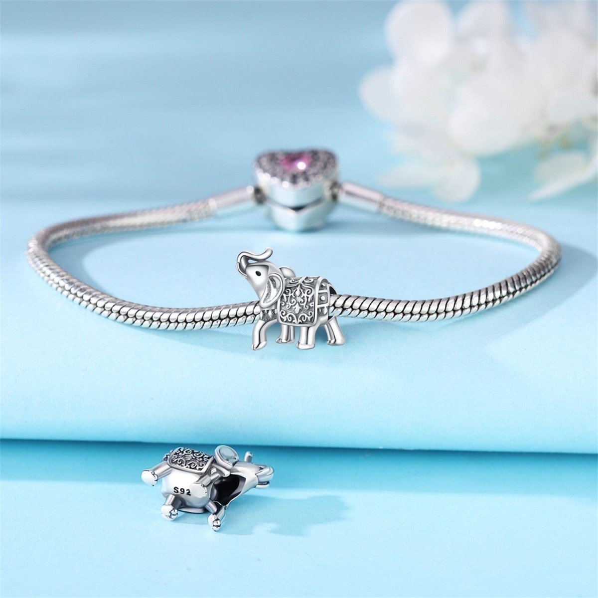Charm Éléphant Élégant