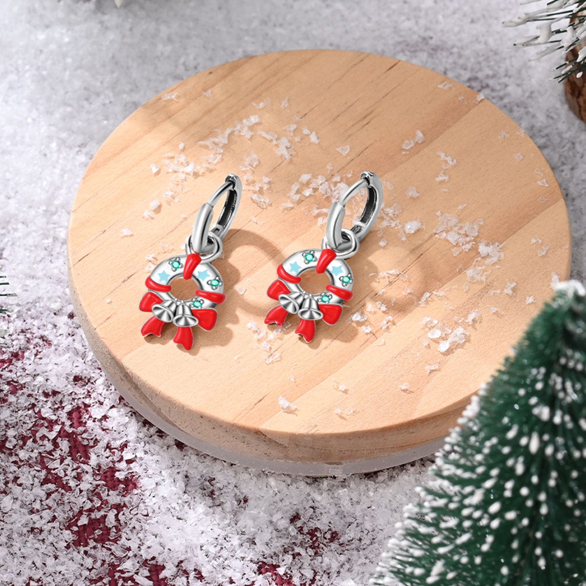 Boucles d'Oreilles Festives Couronne et Clochette
