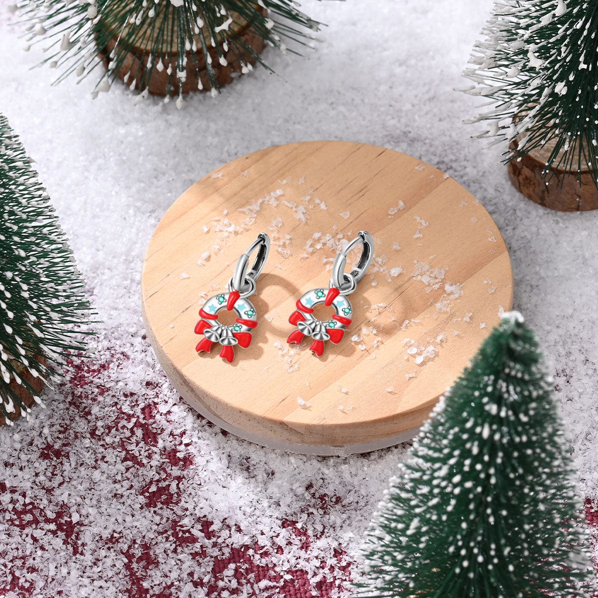 Boucles d'Oreilles Festives Couronne et Clochette