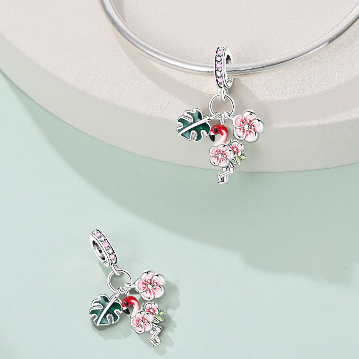 Charm Triple Pendant Flamant Rose, Feuilles Tropicales et Fleurs