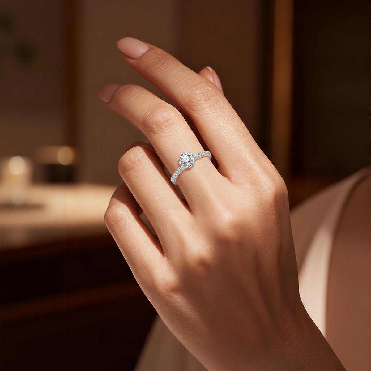 Bague Anneau Pavé Taille Ronde Serti Floral