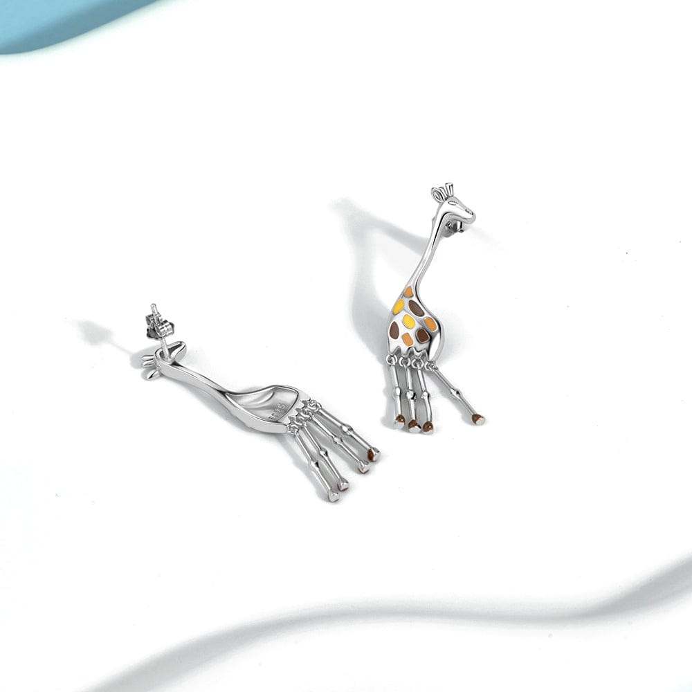 Boucles d'Oreilles Pendantes Girafe aux Détails d'Émail