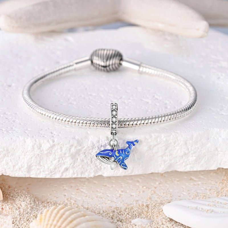 Charm Pendant Baleine Bleue Phosphorescente