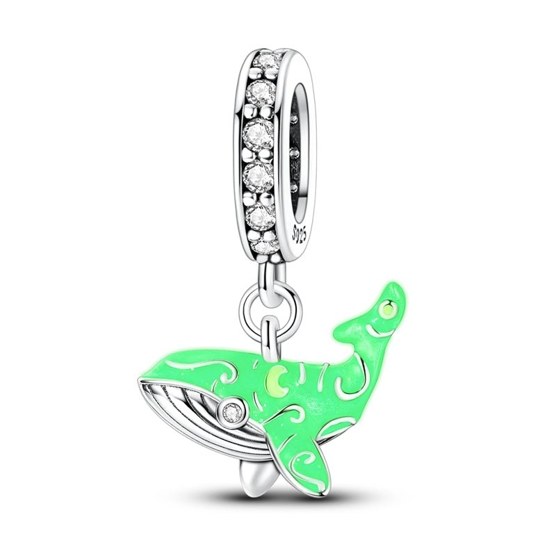 Charm Pendant Baleine Bleue Phosphorescente