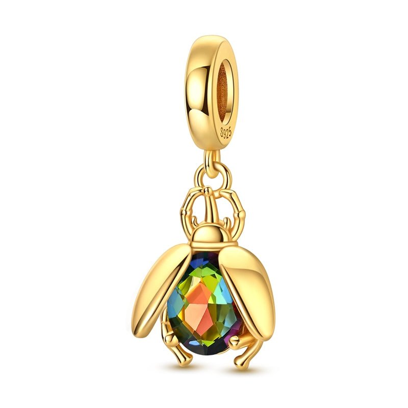 Charm Pendant Scarabée Doré avec Cristal Multicolore
