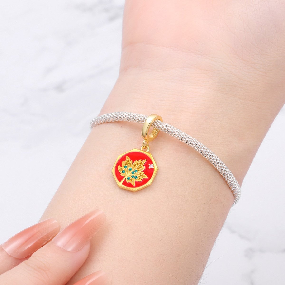 Charm Pendant Automne Feuille d'Érable Dorée