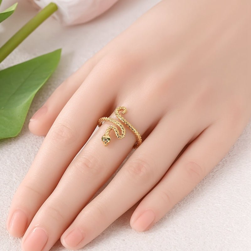 Bague Enroulée Serpent Doré