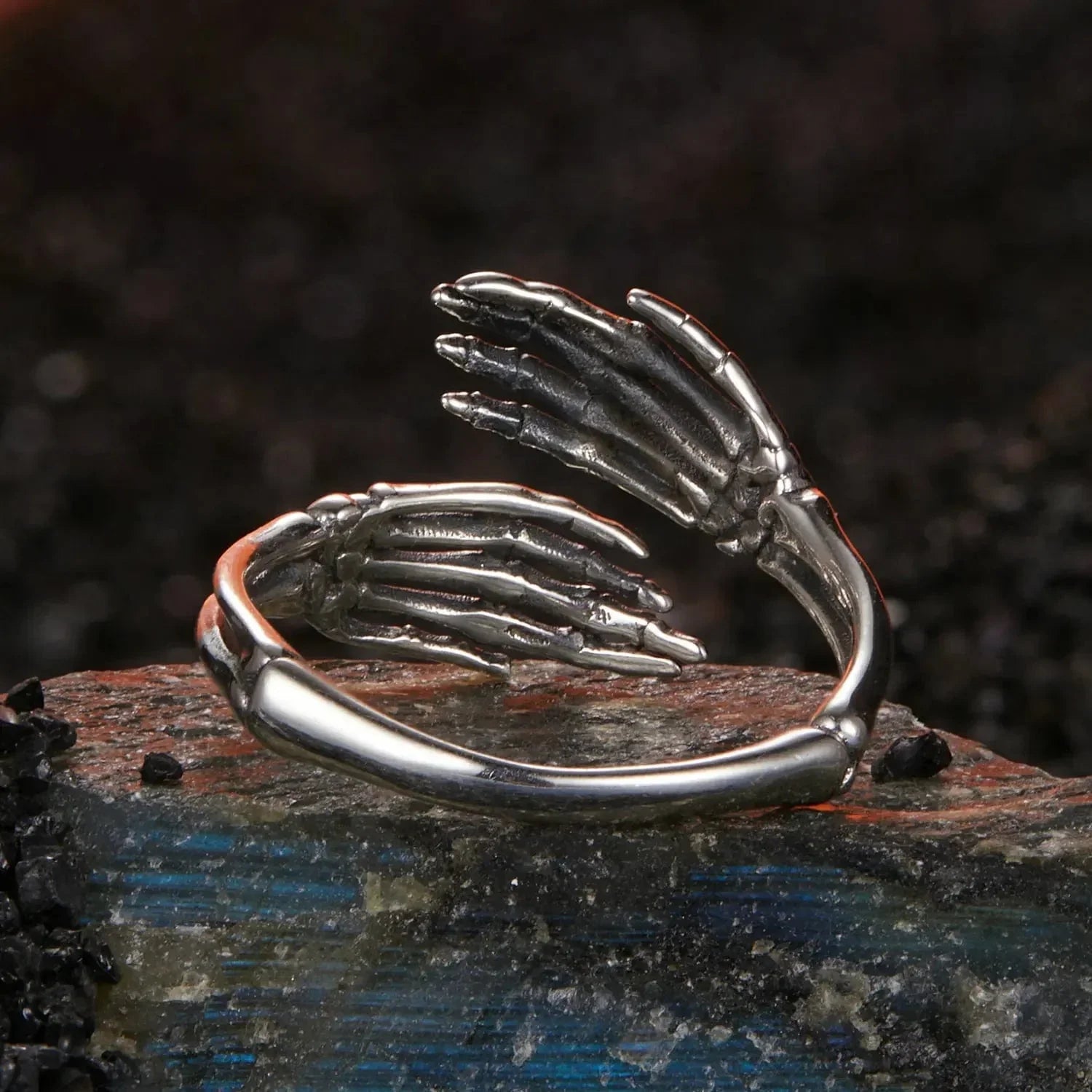 Bague Réglable Halloween Mains de Squelette Enlacées