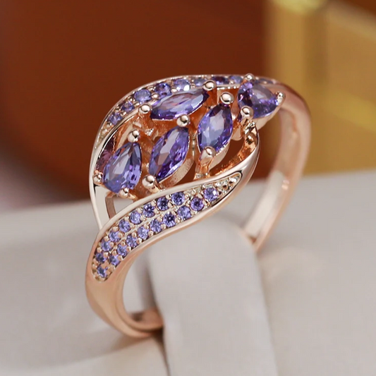 Bague élégante violette