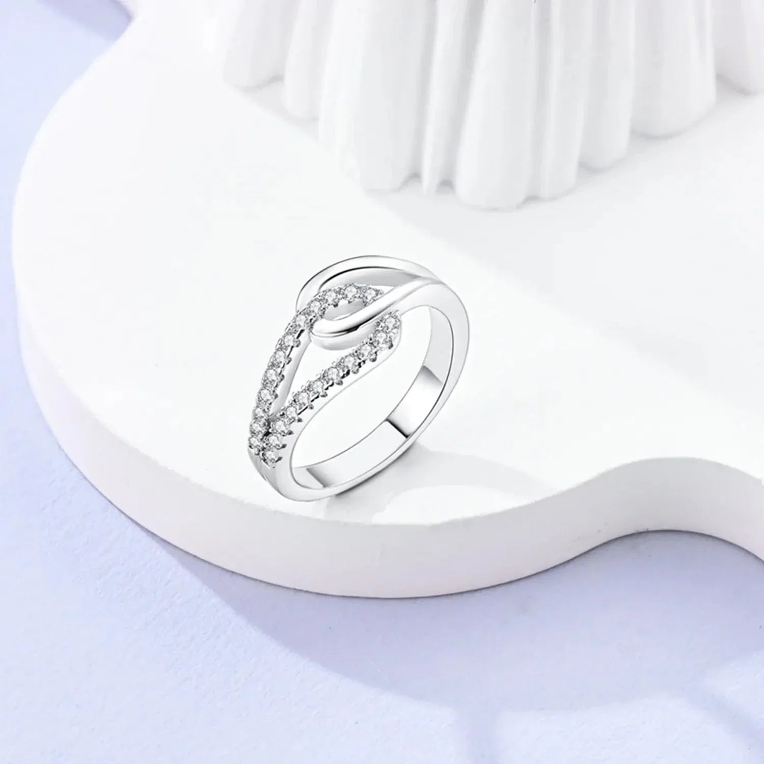 Bague Boucle Infinie aux Cristaux