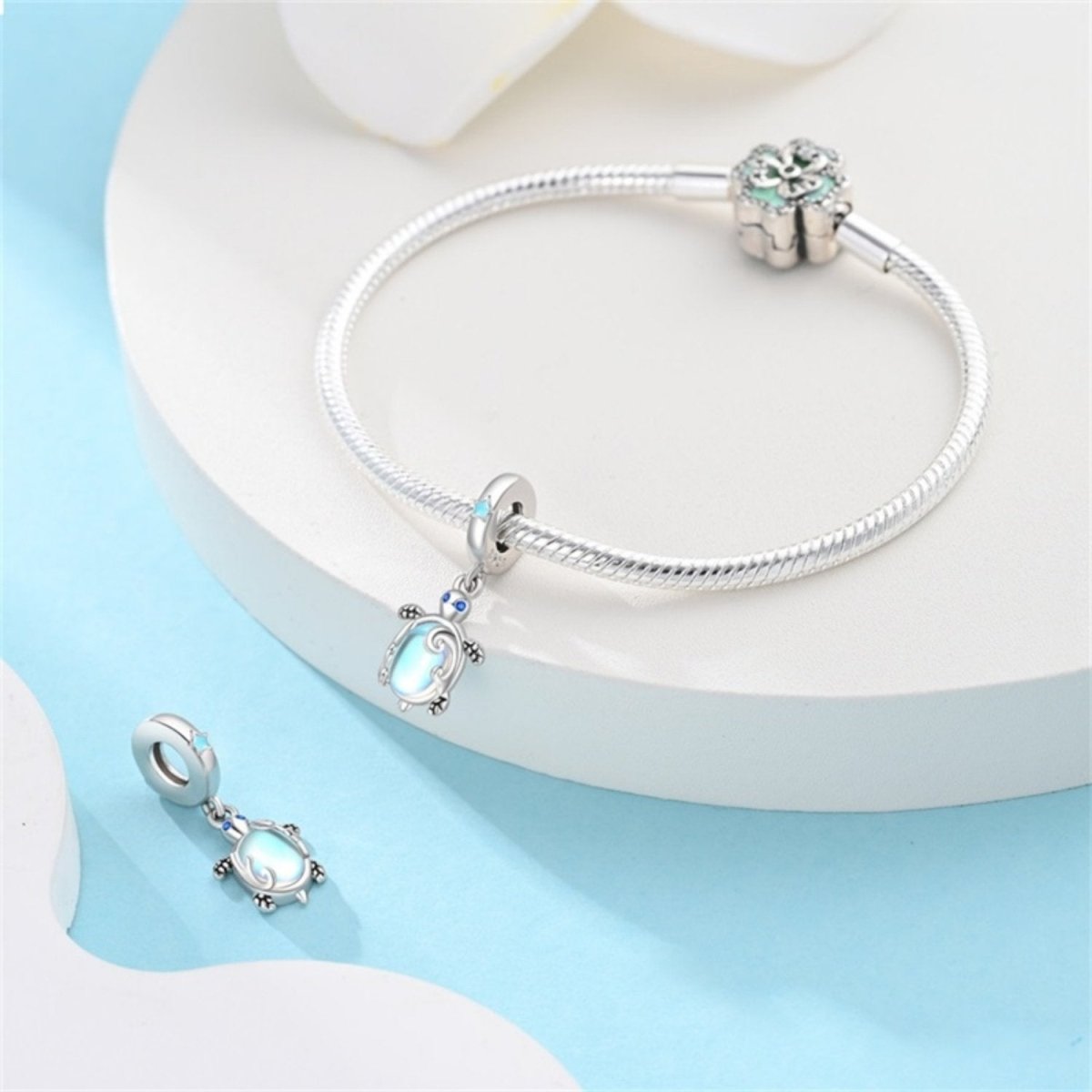 Charm Pendant Tortue Marine Irisée Éclat Océan