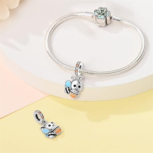 Charm Pendant Petite Abeille