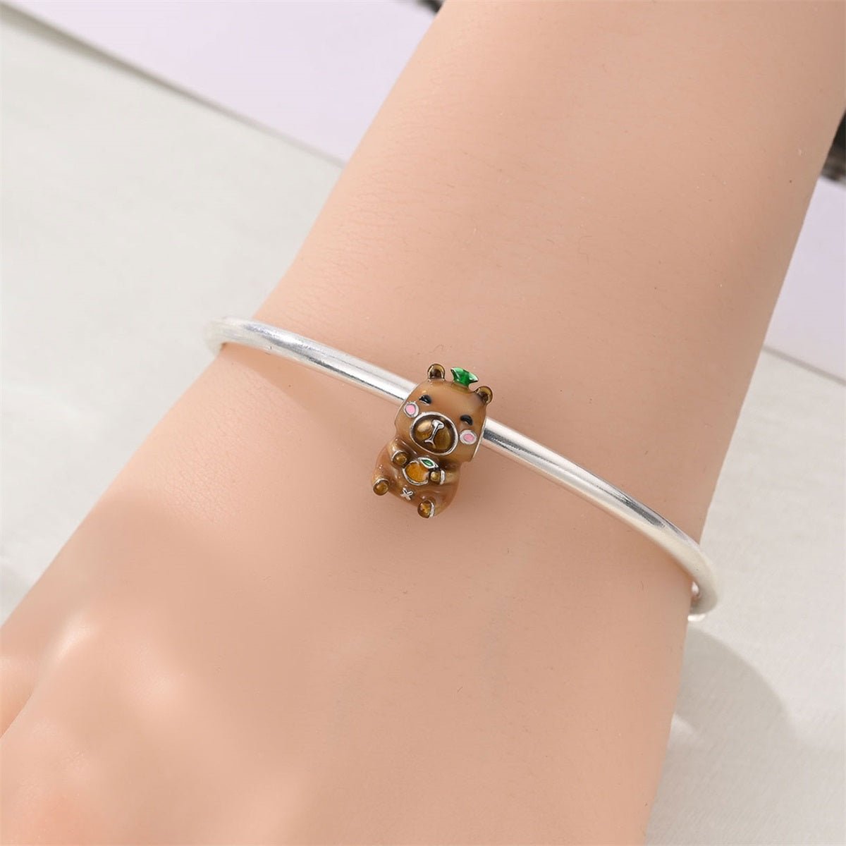 Charm Capybara Porte-Bonheur à la Mandarine