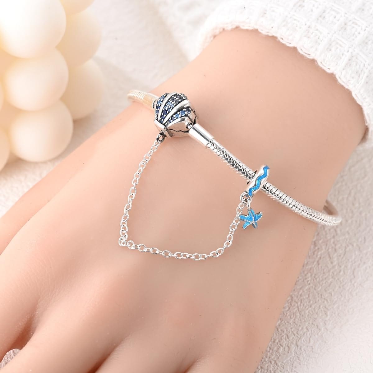 Bracelet Thème Océan avec Coquillage en Cristal Bleu et Charms Étoile de Mer