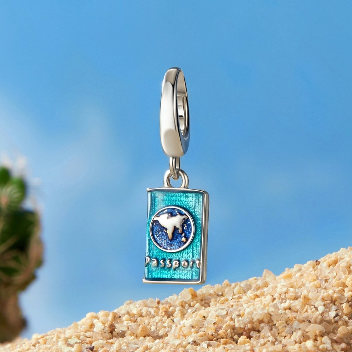 Charm Pendant Passeport