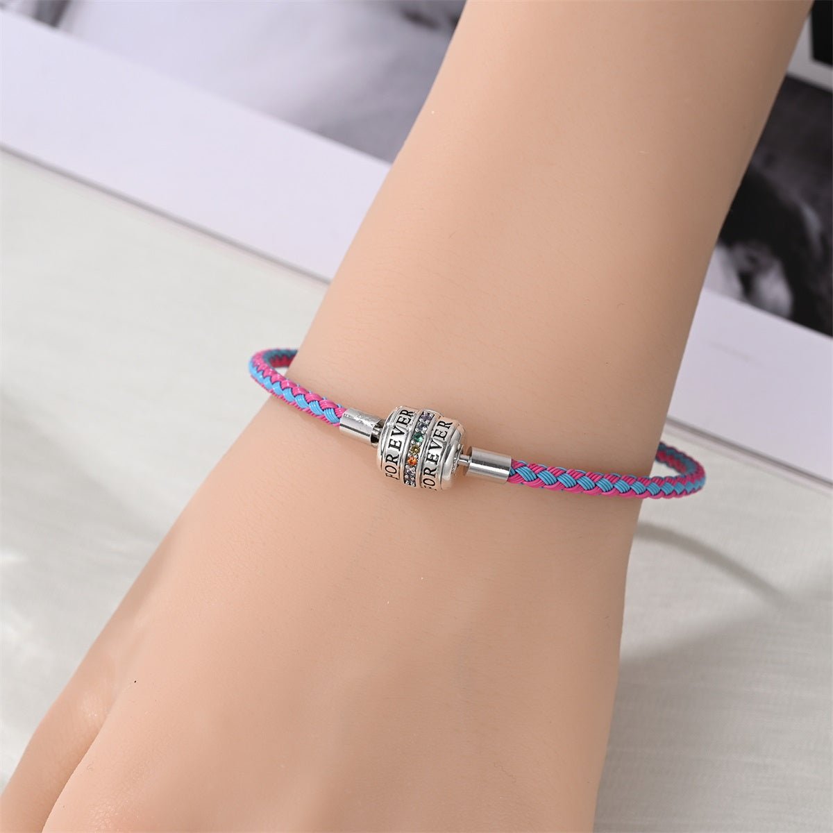 Bracelet en Cuir Tressé Rose et Bleu avec Fermoir Forever