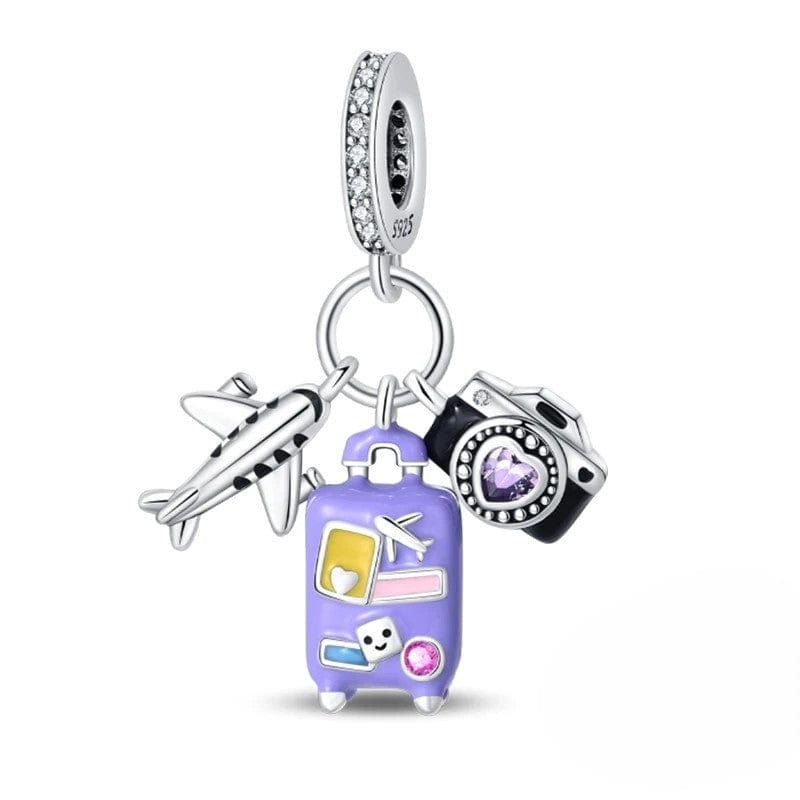 Charm Triple Pendant Avion, Appareil Photo et Valise Violette