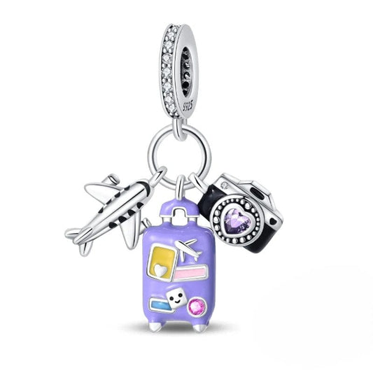 Charm Triple Pendant Avion, Appareil Photo et Valise Violette