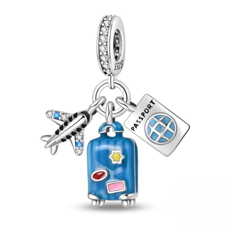Charm Triple Pendant Avion, Passeport et Valise Bleue