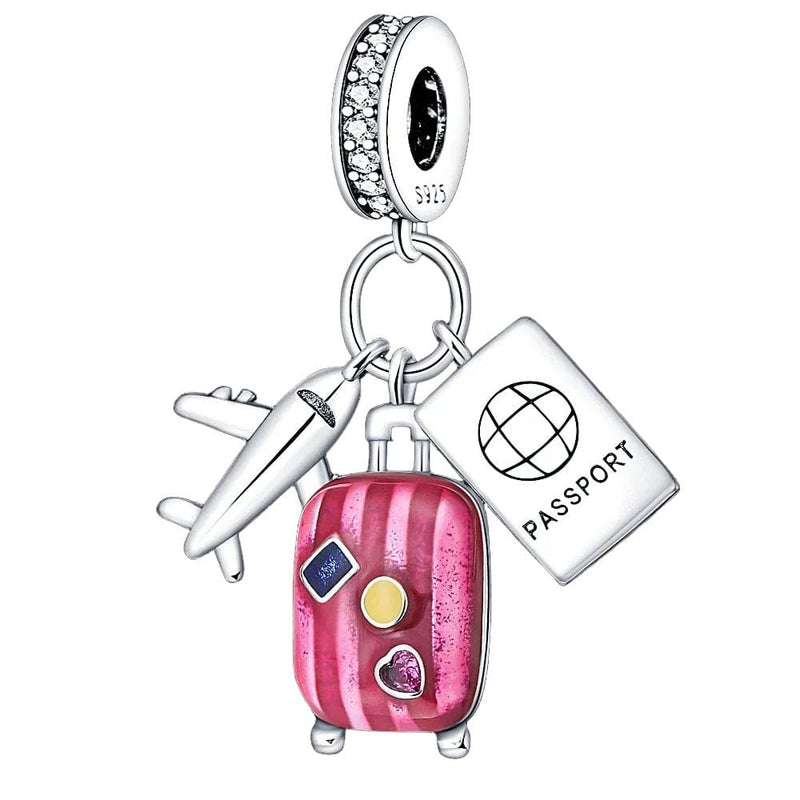 Charm Triple Pendant Avion, Passeport et Valise Rose
