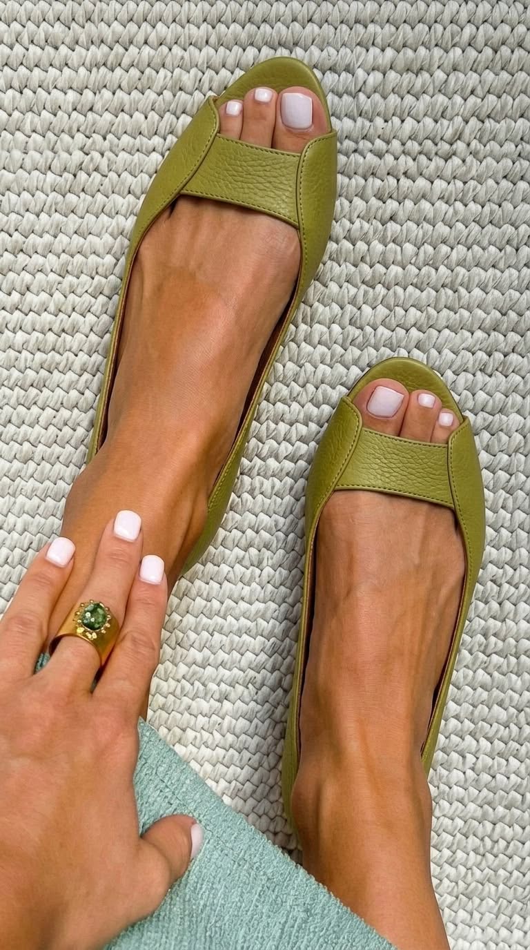 Adelina | Gyldne, komfortable og elegante sandaler