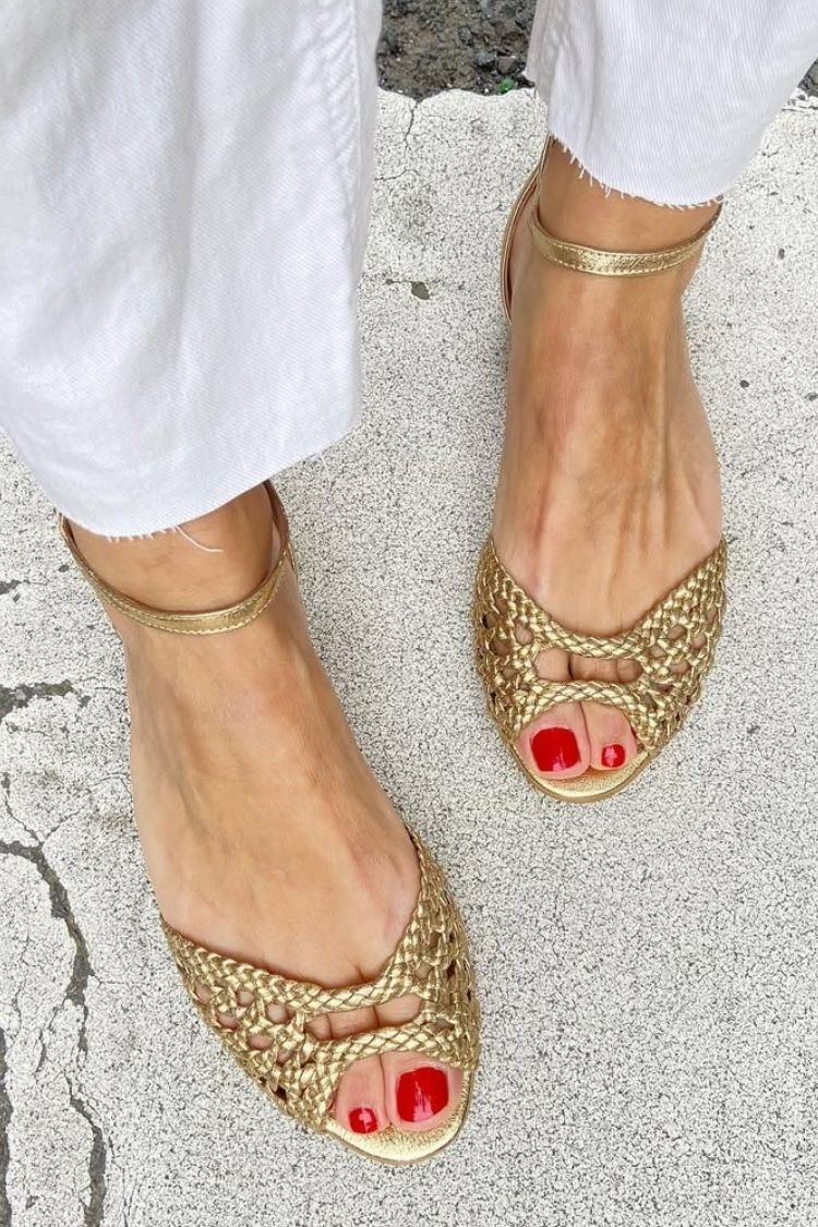 Isadora | Gyldne flettede sandaler
