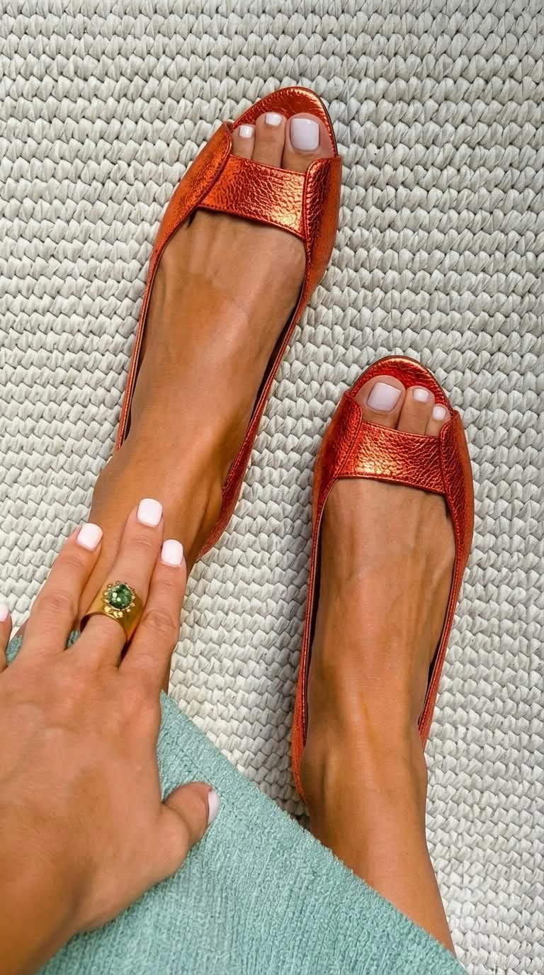 Adelina | Gyldne, komfortable og elegante sandaler